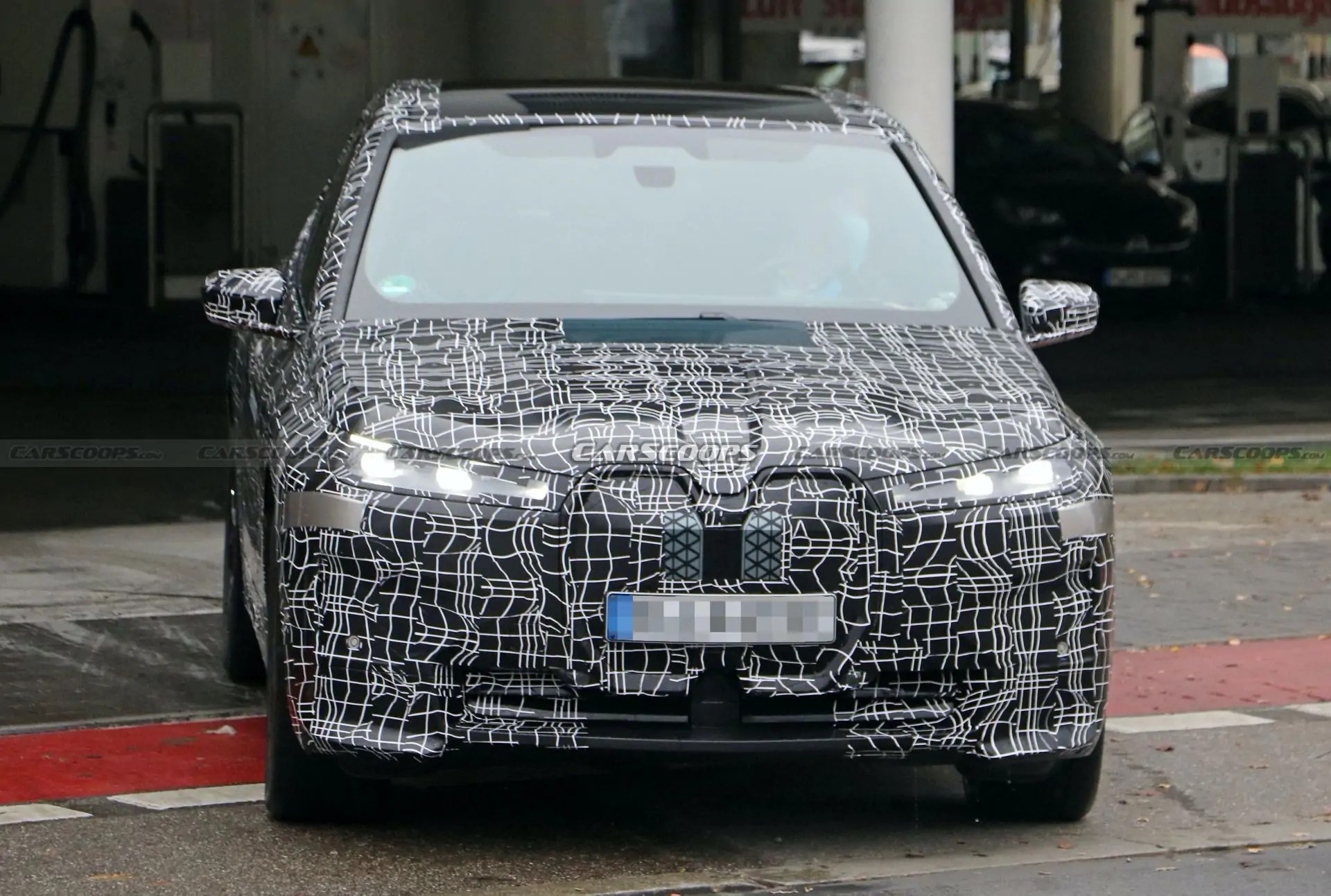 غدا تكشف BMW عن I Next كأول SUV كهربائية بالكامل