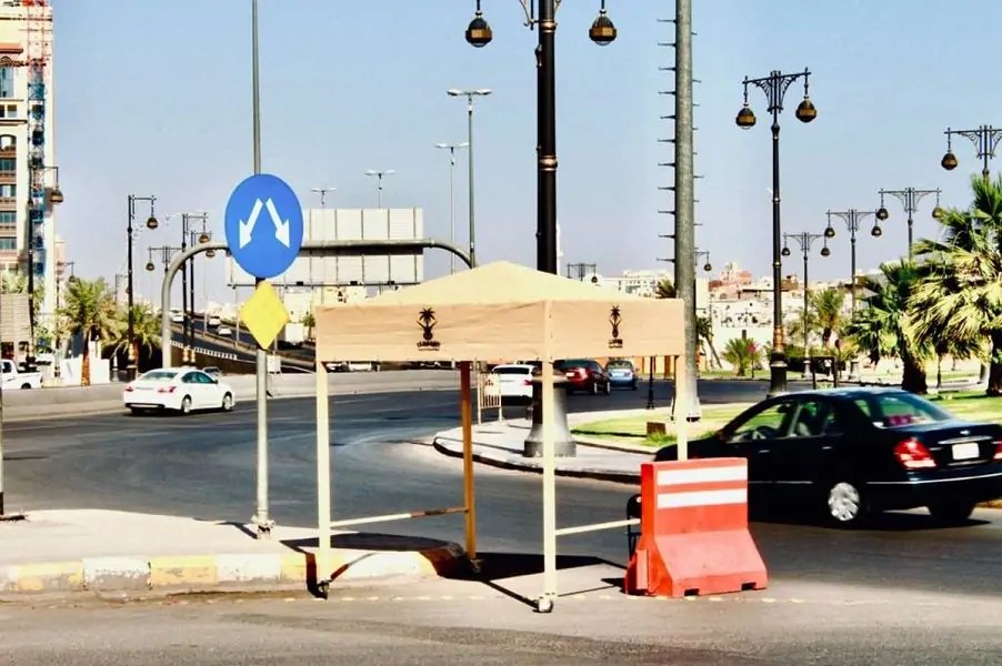 فرع وزارة النقل يقدم أكثر من 200 مظلة للنقاط الأمنية بالمدينة المنورة
