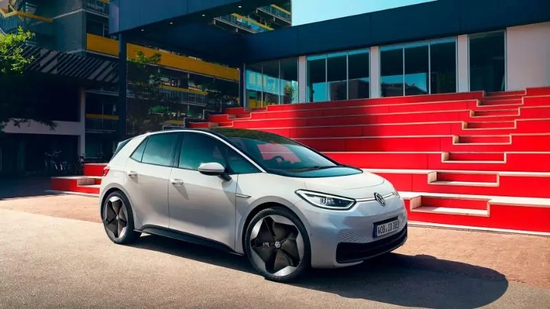 تخطط شركة فولكس فاجن لأن يصبح أسطول سياراتها الكهربائية بالملايين بحلول نهاية العقد الحالي