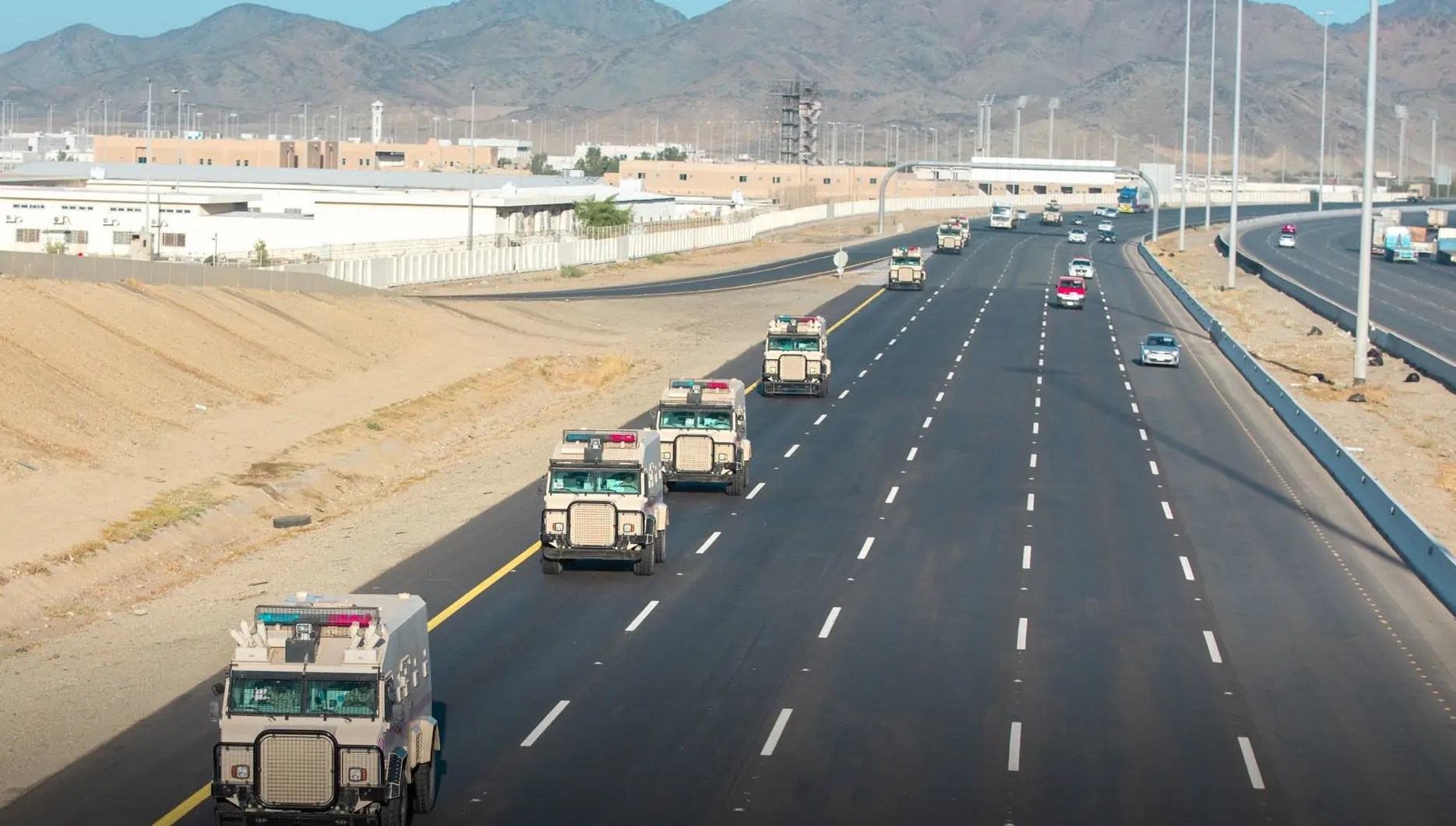 قافلة مركبات ومعدات الحرس الوطني تصل مكة المكرمة اليوم
