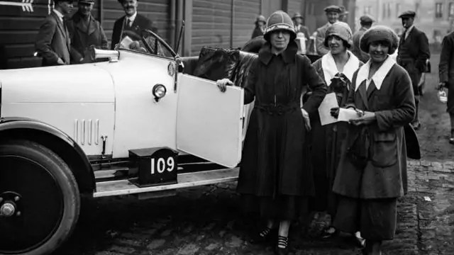 قصص 11 امرأة غيرن تاريخ صناعة السيارات كمخترعات ومتسابقات