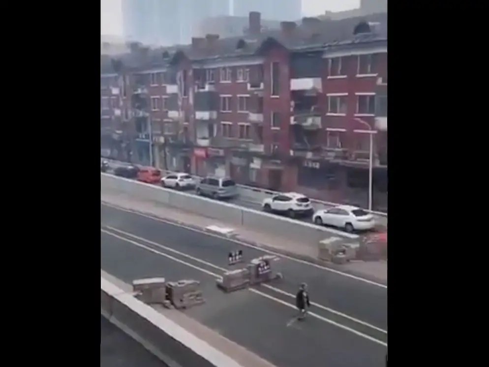 قطع منظومة النقل بطرق وشوارع مدينة هاربن الصينية
