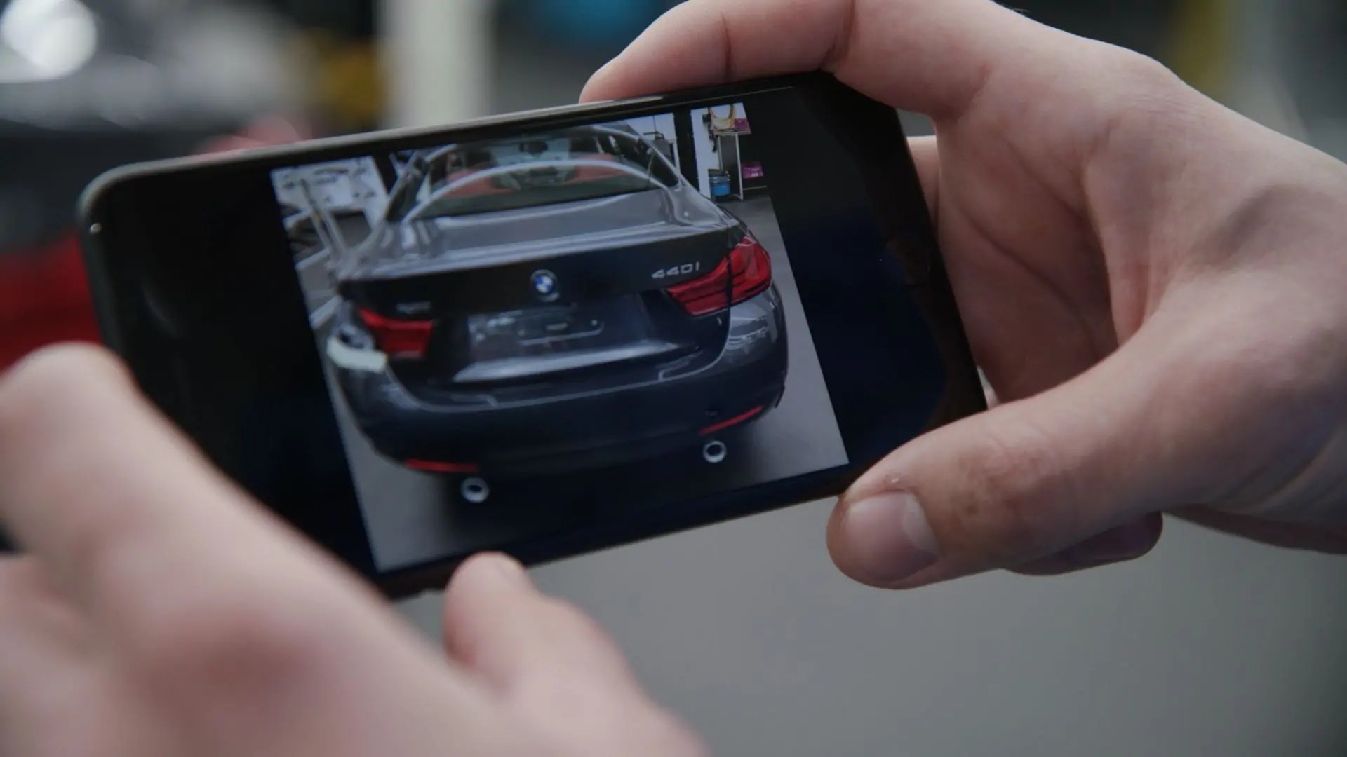 لاتخف  BMW تضع معايير آمنه ل 400 تطبيق للذكاء الاصطناعي بسياراتها