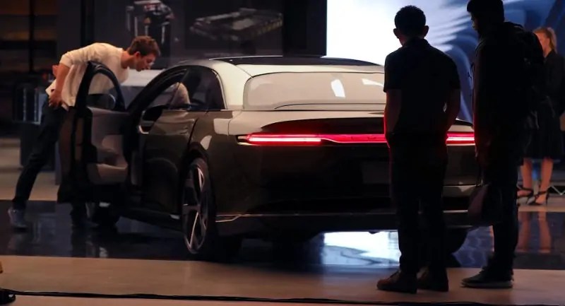 أعلنت الشركة المصنعة للسيارات أن  لوسيد اير ستستخدم البطاريات الأسطوانية من LG Chem.