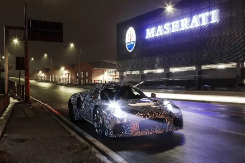 تستعد شركة مازيراتي للإعلان عن اسم سيارتها الرياضية الخارقة الجديدة الساعة 8:20 مساءً بتوقيت وسط أوروبا