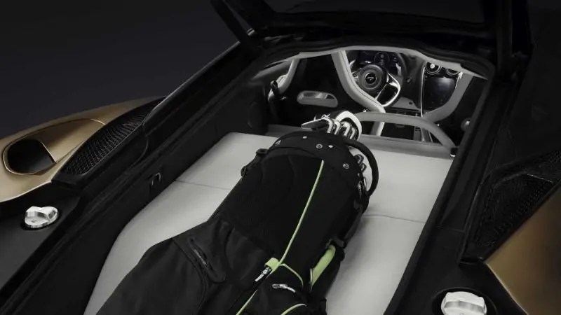 ماكلارين GT تنكشف لأول مرة كسيارة خارقة عملية بقوة كبيرة