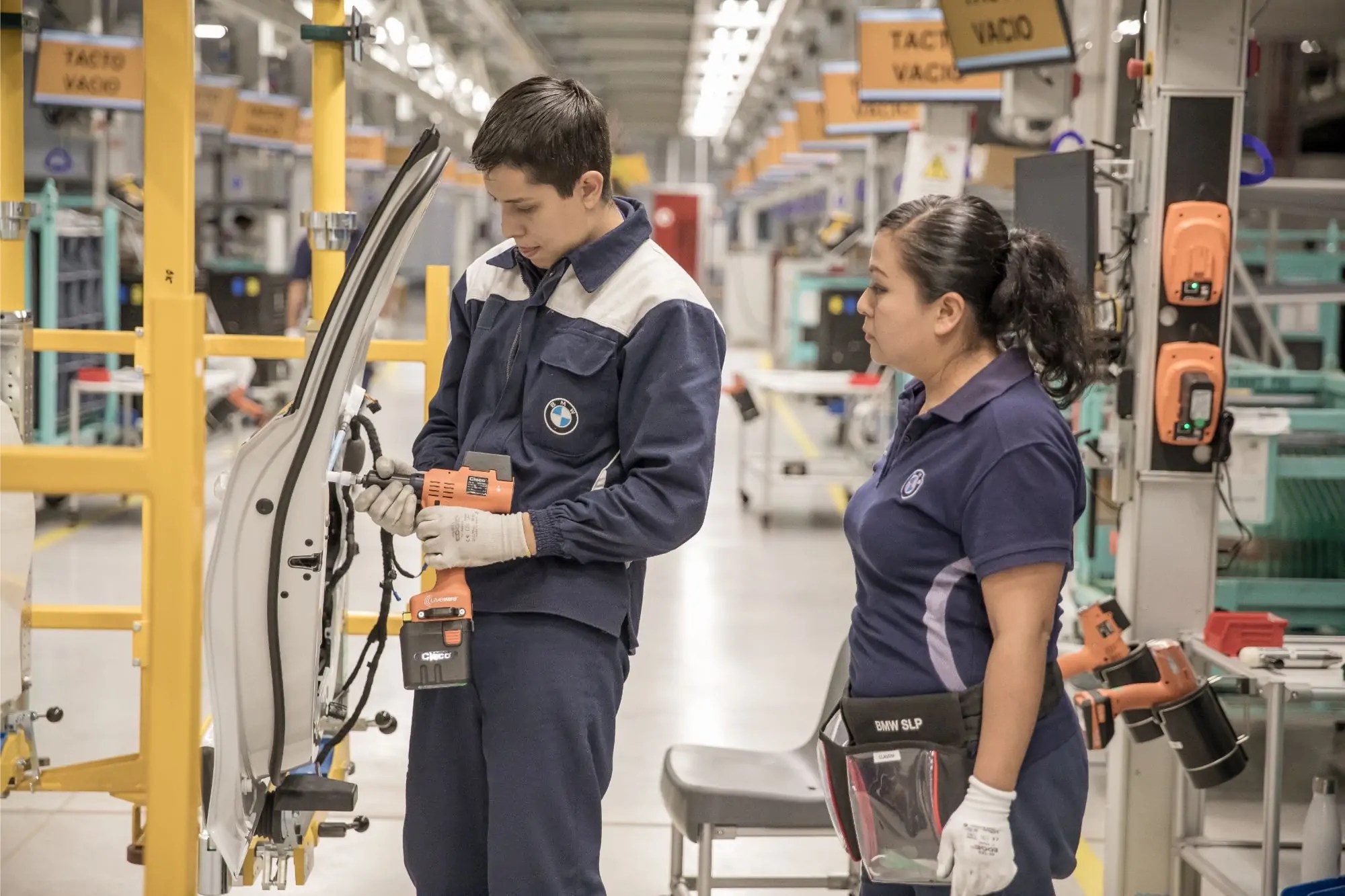 مجموعة BMW تفتتح مصنعها في المكسيك