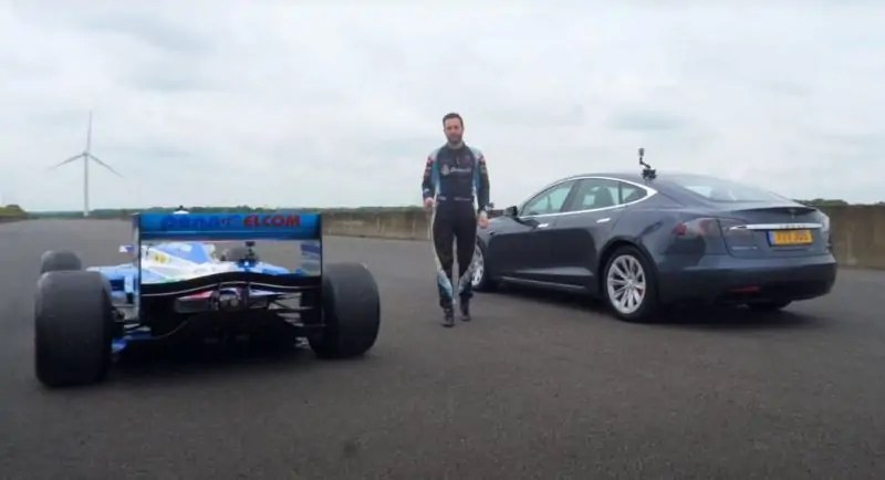 منافسة قوية بين تيسلا موديل S وسيارة الفورمولا 1
