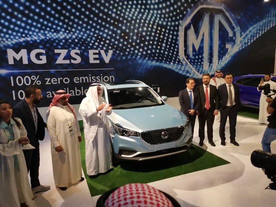 وكيل محافظة جدة يفتتح معرض السيارات السعودي الدولي 2019