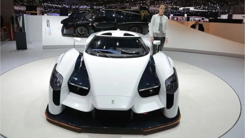 أعلنت الشركة للتو أن نسخة محدثة من SCG 003S (سترادال) ستنكشف لأول مرة في معرض نيويورك للسيارات