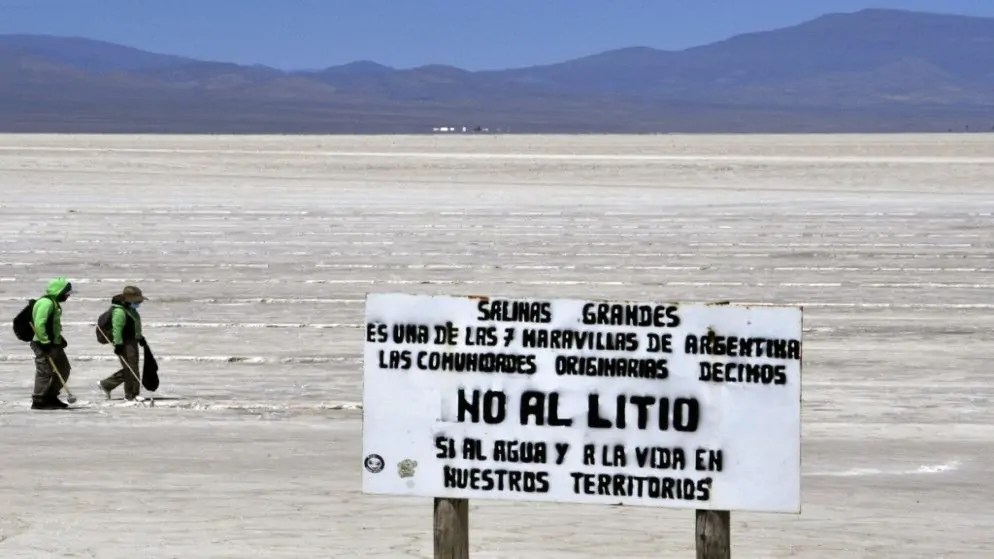 منطقة قاحلة الا من معدن الليثيوم بأمريكا اللاتينية 