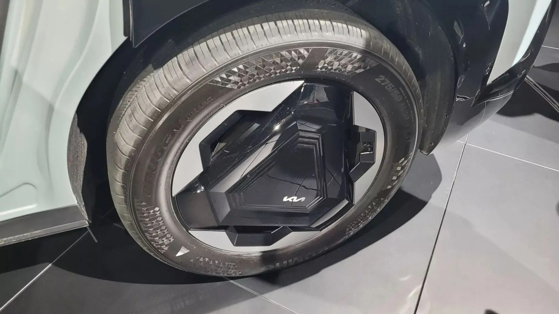 عجلات جديده مبتكرة لكيا EV9
