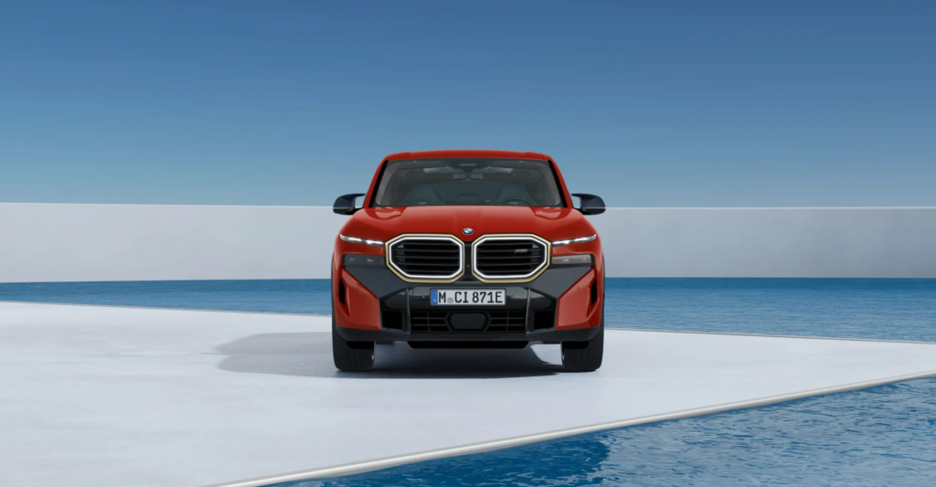 BMW تستعرض على الانترنت XM 2023 الهجينية بمواصفات وتجهيزات مغرية