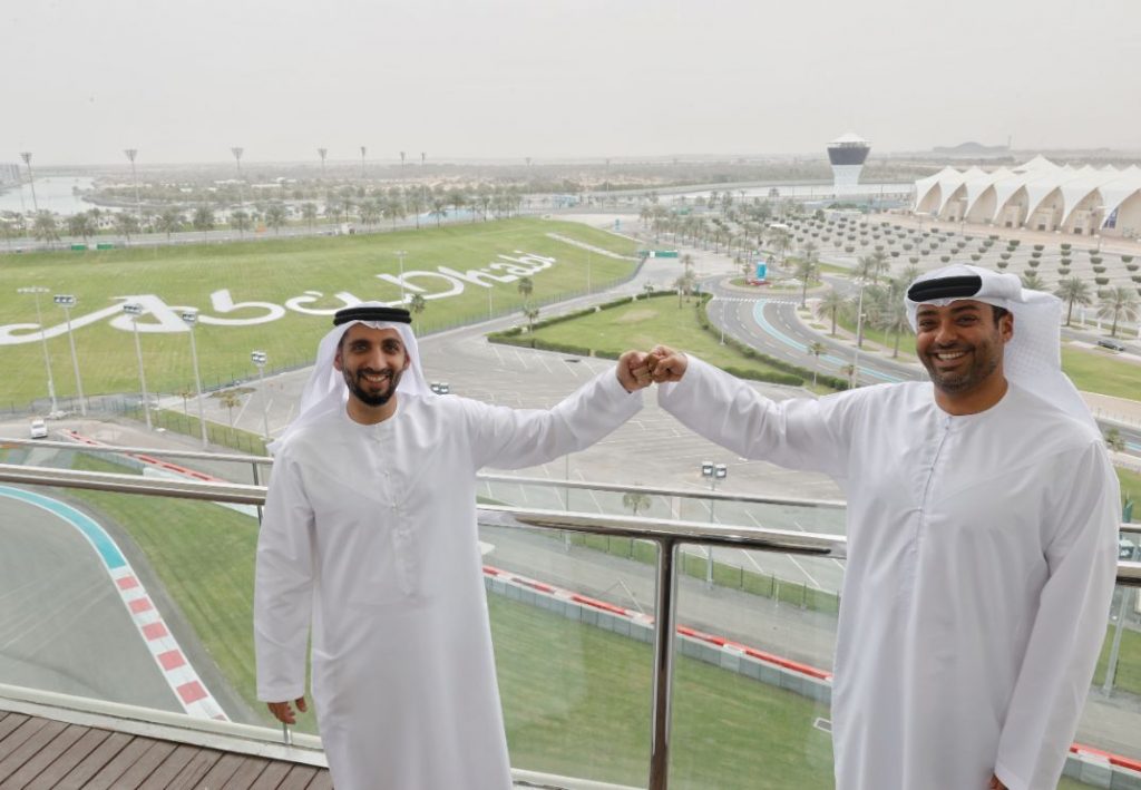 أبوظبي لرياضة السيارات تمدد شراكتها مع منظمة الإمارات للسيارات والدراجات النارية