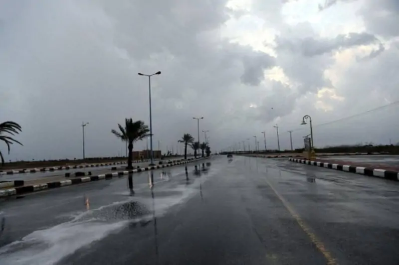 استمرار هطول أمطار رعدية مصحوبة بزخات من البرد على مكة المكرمة، الباحة، الرياض، القصيم الشرقية