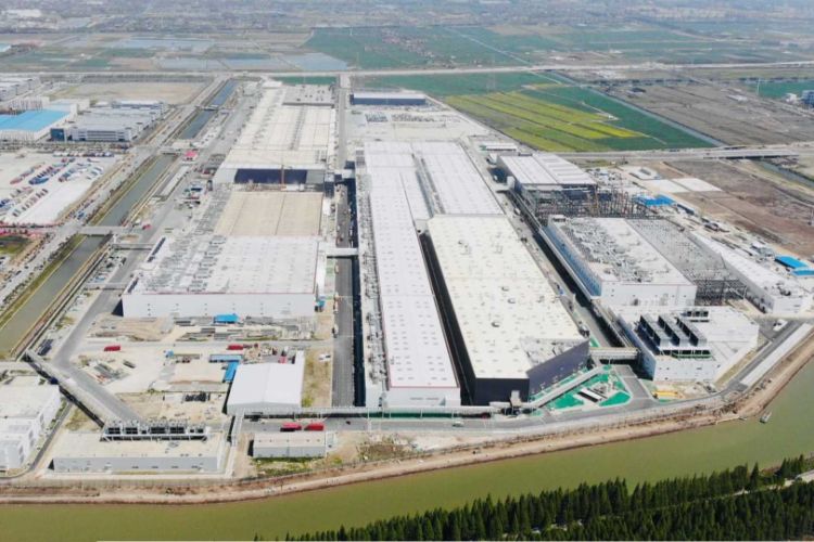 توسيع مصنع تيسلا في شنغهاي يجعله أكبر مركز لتصدير السيارات في العالم