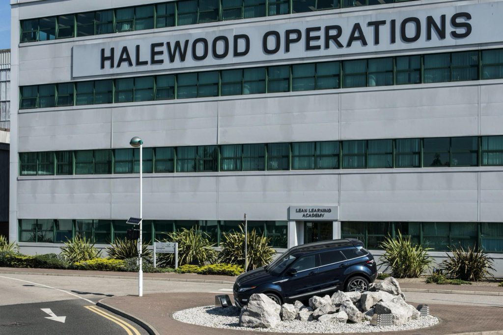جاكوار تخصص مصنع هالوود للسيارات الكهربائية وتخطط لمنافسة بنتلي