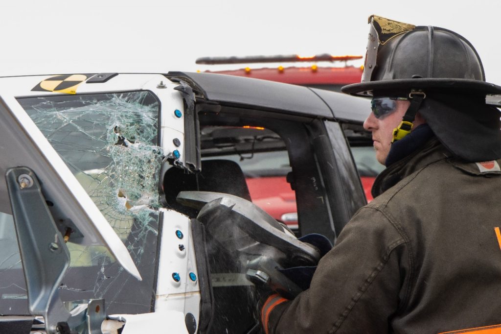 جنرال موتورز تُدرب فرق الإنقاذ على التعامل مع السيارات الكهربائية في الطوارئ