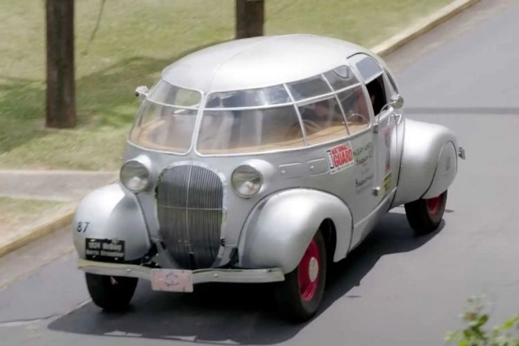ستريم لاينر 1934 سيارة كلاسيكية فريدة ووحيدة من نوعها.. تعرف عليها