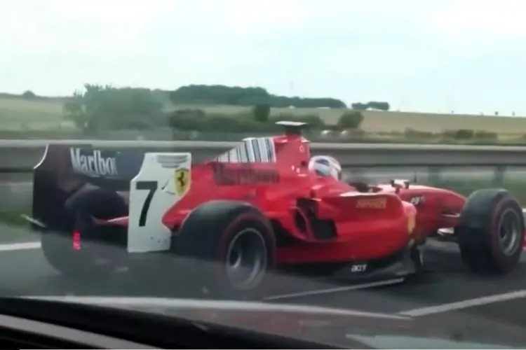 سيارة فيراري فورمولا 1 الغامضة يُلتقط لها صور مرة أخرى على الطريق العام