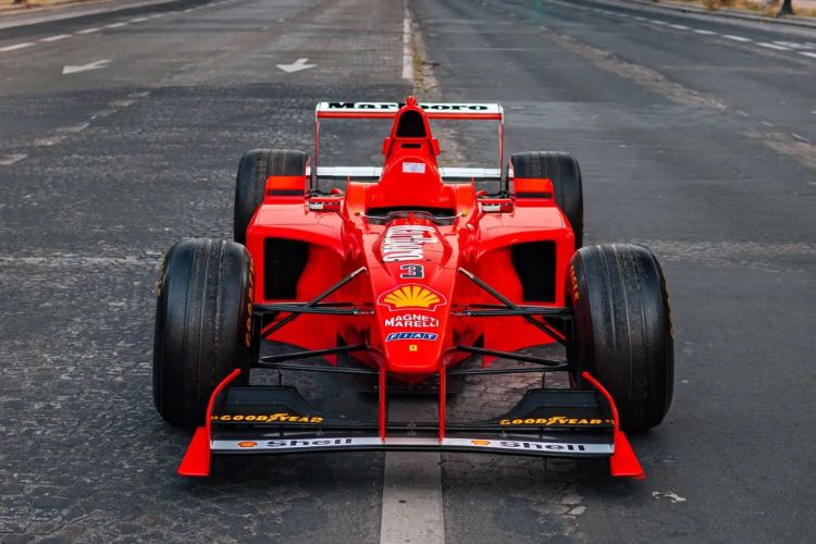 سيارة فيراري للفورمولا 1 التي قادها مايكل شوماخر ستُطرح للبيع في مزاد علني