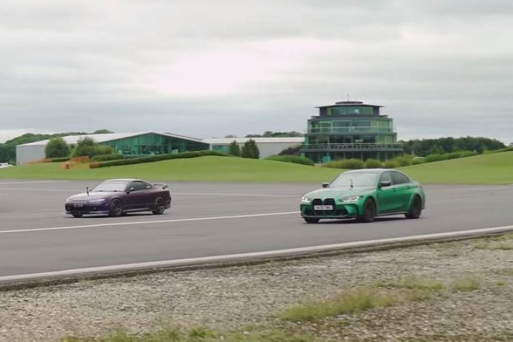 شاهد نيسان سيلفا S15 مُعدلة تُنافس بي ام دبليو M3 الجديدة في سباق تسارع