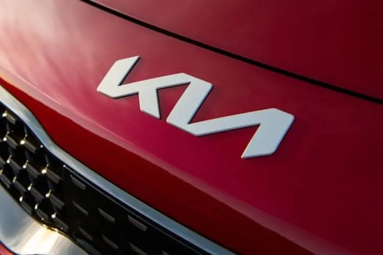 شعار كيا الجديد يجذب 30 ألف شخص يبحثون على جوجل عن "KN Car" كل شهر