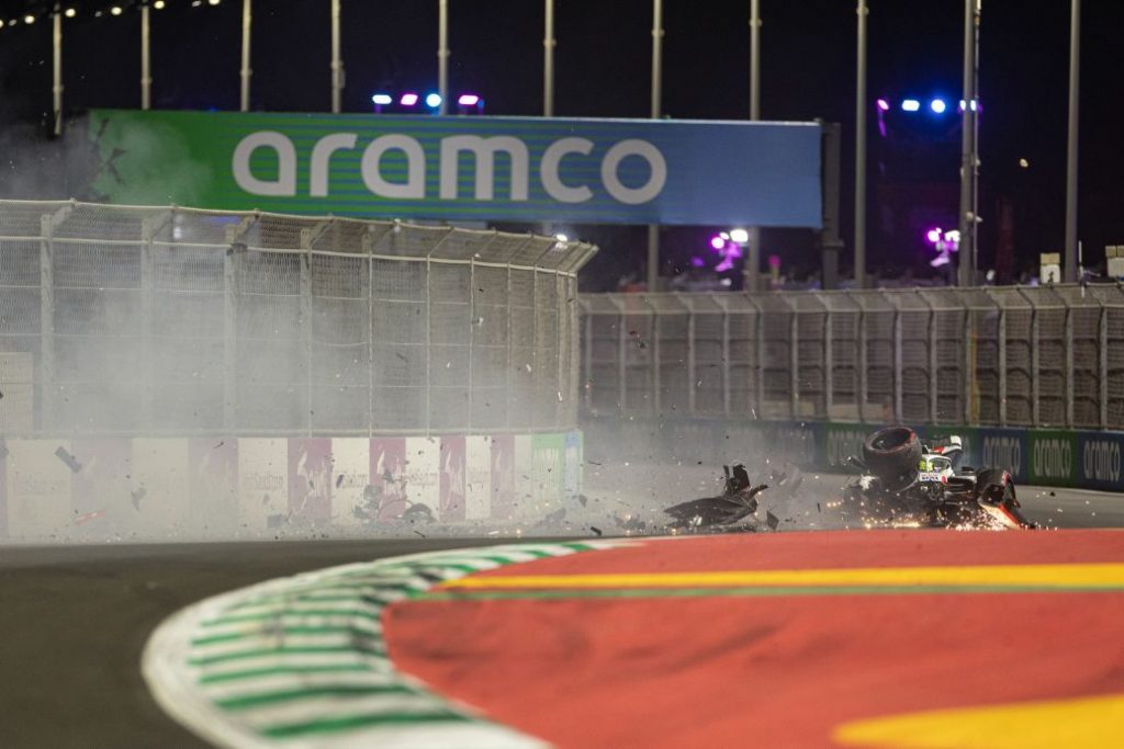 فيديو حادث شوماخر في سباق فورمولا1 جدة