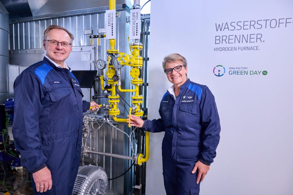 مصنع BMW يستعد لاستخدام الهيدروجين الأخضر بدلاً من الغاز الطبيعي