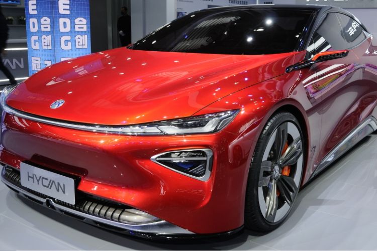 هايكان الصينية تجذب المشترين الشباب بسيارة Concept S الكهربائية الرياضية