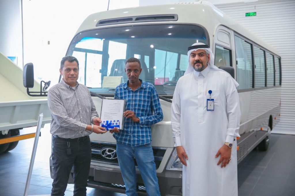 هيونداي المجدوعي تكرم أبطال رمضان من سائقي الشاحنات والباصات