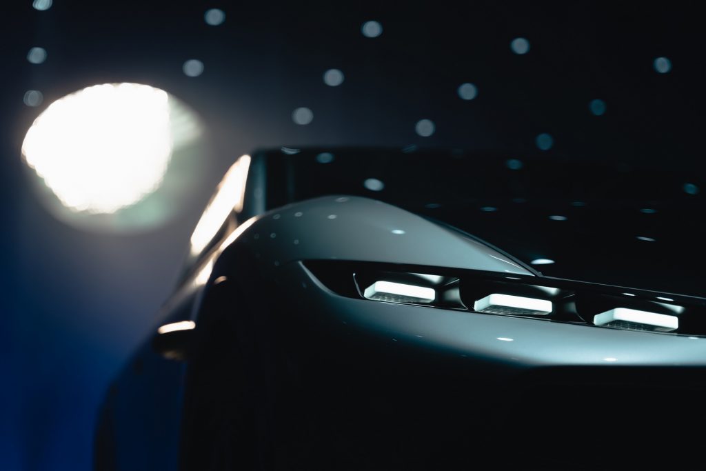 Lightyear 0 سيارة كهربائية بألواح شمسية وسعر يبدأ من 263 ألف دولار