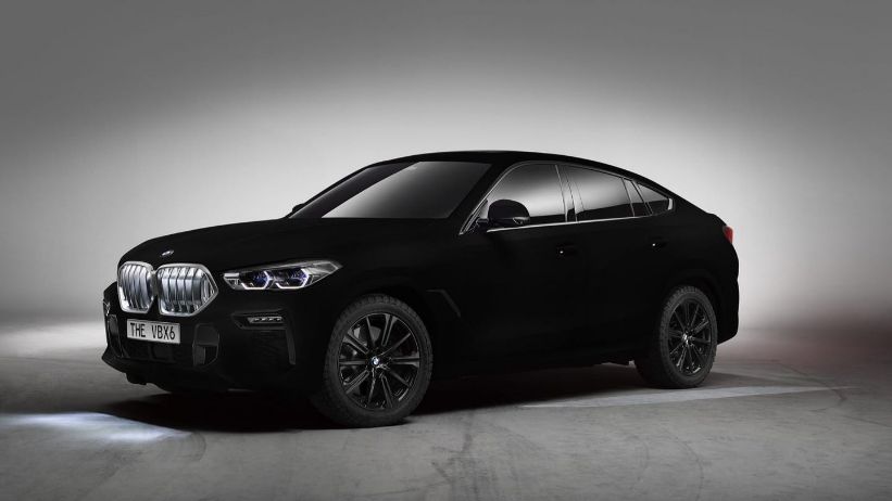 BMW X6 تحصل على طلاء فانتابلاك الأكثر سواداً في العالم