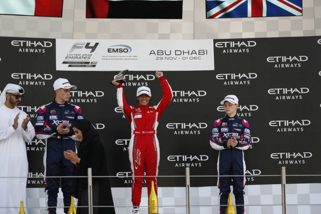 آمنة القبيسي بطلة فورمولا 4 الإمارات