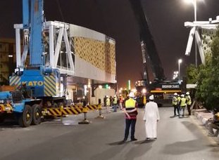 أمانة محافظة جدة تستكمل أعمال جسر المشاة بطريق الملك خالد