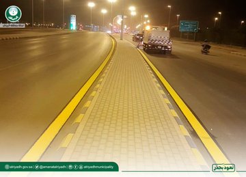 أمانة منطقة الرياض تنظف ١٤٧ ألف متر طولي من الخطوط الأرضية للطرق