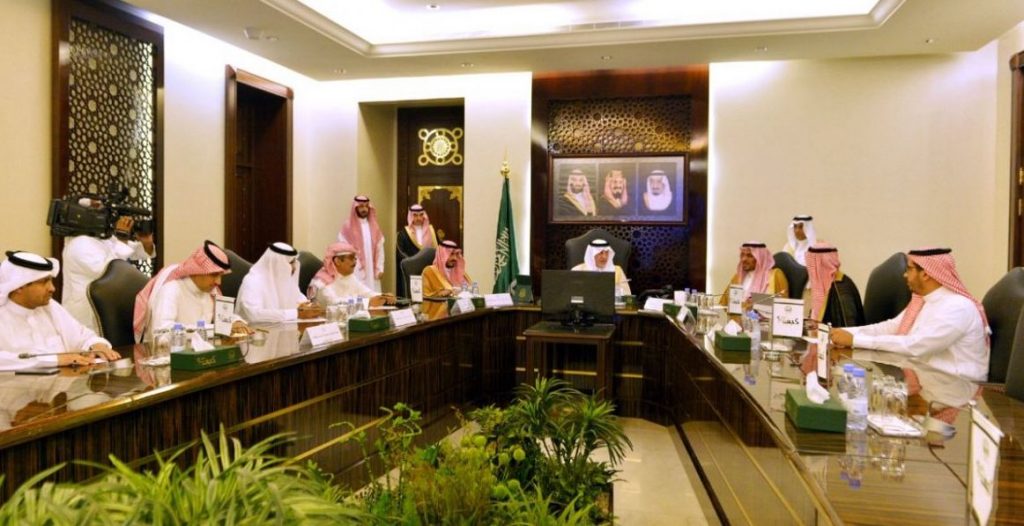 أمير منطقة مكة المكرمة يرأس اجتماع الاتحاد السعودي للسيارات والدراجات النارية
