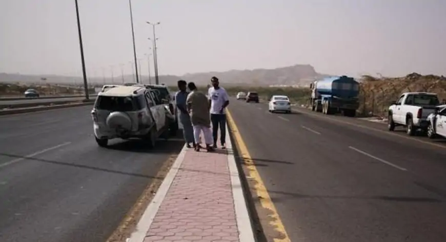 إصابة 5 من عائلة واحدة في حادث تصادم بين مركبتين في جدة