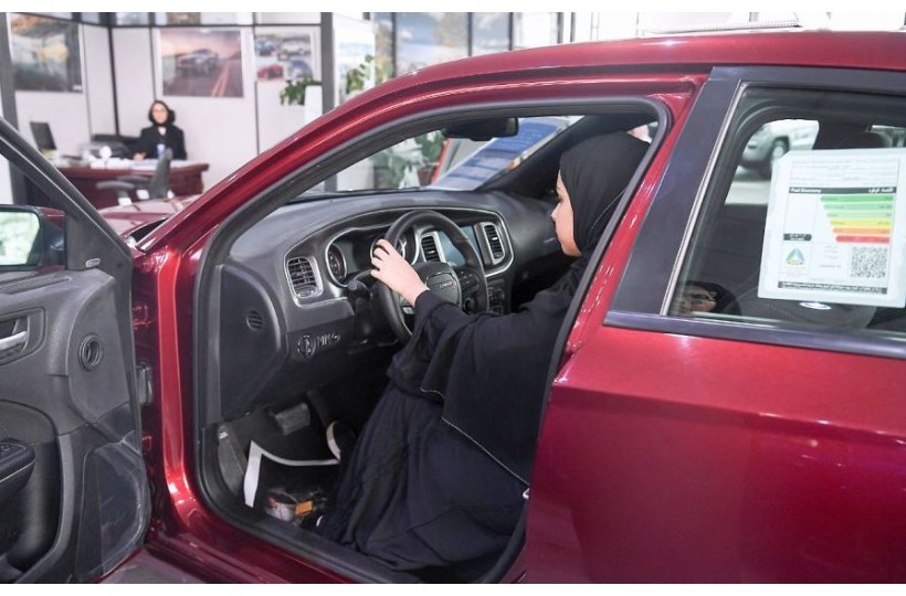 إقبال على حركة بيع السيارات في المملكة بعد قرار السماح للمرأة بالقيادة