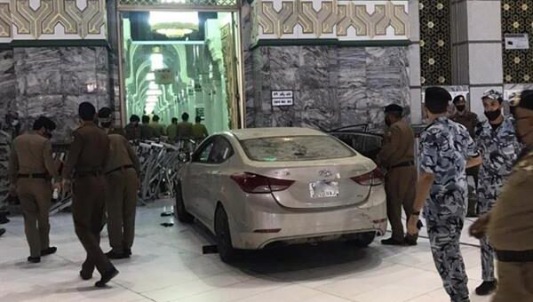 إمارة مكة توضح تفاصيل حادثة ارتطام سيارة في أحد أبواب المسجد الحرام