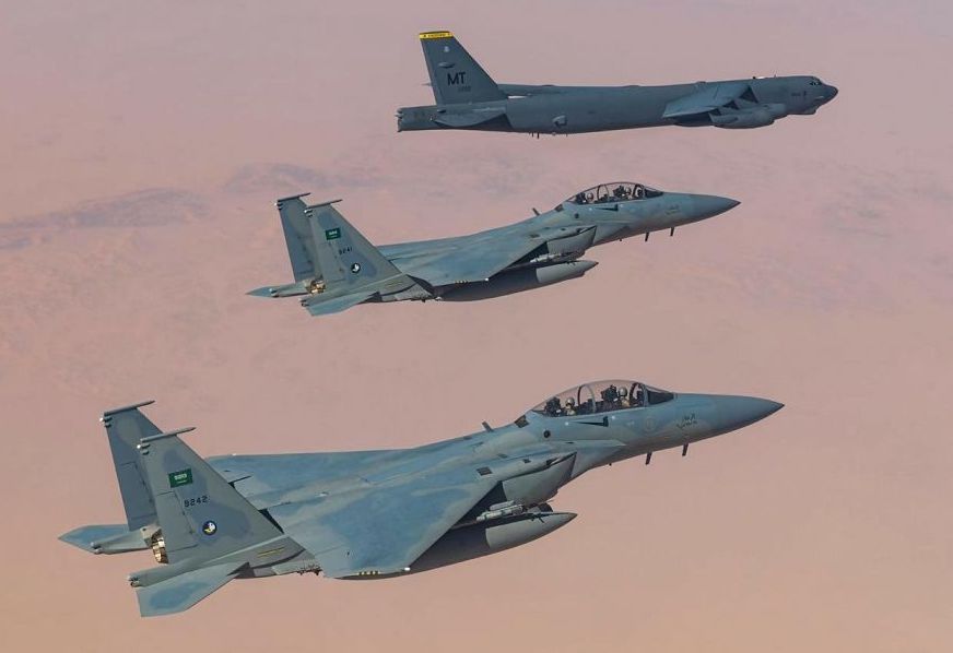 اختتام التدريب المشترك بين مقاتلات F15 سعودية و قاذفات B-52 الأمريكية
