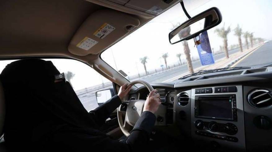 استقبال أول سيدة بمركز لتقدير حوادث السيارات في الرياض