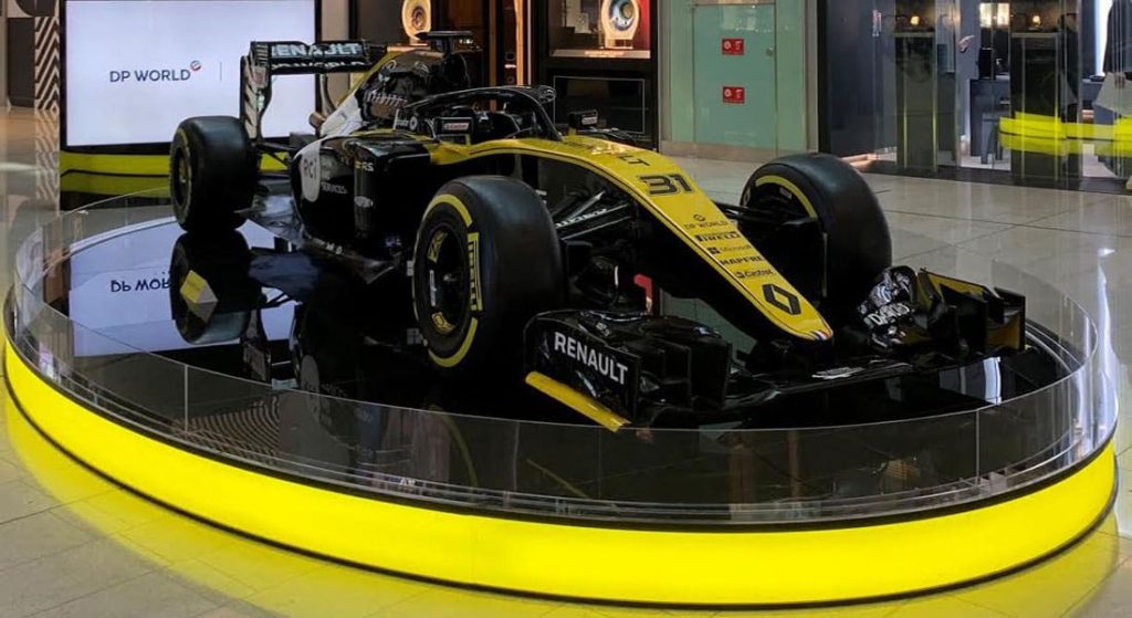 الإعلان عن سيارة فريق رينو موانئ دبي العالمية للفورمولا 1 في دبي مول
