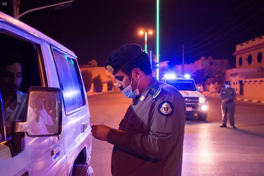 الجهات الأمنية تتابع مهامها خلال ساعات منع التجول في محافظة رفحاء