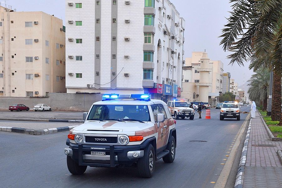 الجهات الأمنية تعزز انتشارها في المدينة المنورة لمتابعة تطبيق أمر منع التجول في الطرق