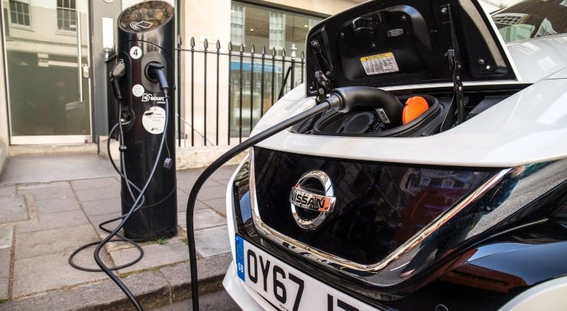 المملكة المتحدة الآن لديها محطات شحن سيارات كهربائية أكثر من محطات الوقود
