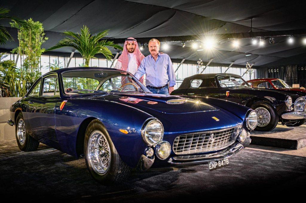 اليمني وتالاكرست يقدمان مجموعة من أندر السيارات في معرض الرياض