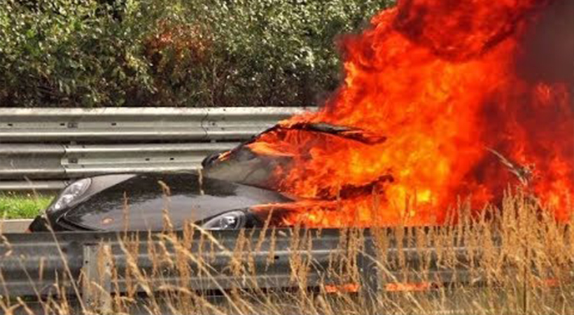 بالفيديو: شاهد بورشه GT3 911 تحترق في حادث على نوربورجرينج