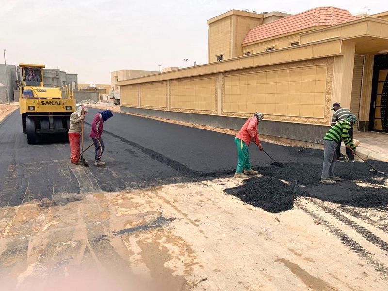 بلدية رفحاء: تنفيذ أعمال الكشط وإعادة السفلتة في أحياء المحافظة