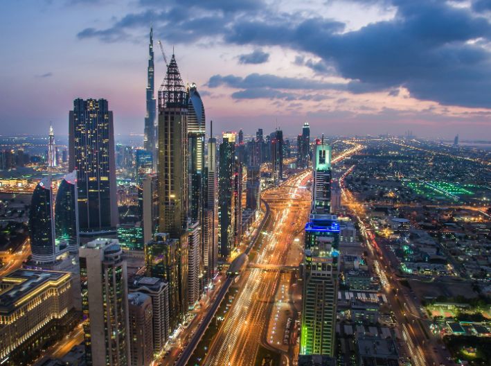 تحسينات جديدة لطريق الشيخ زايد في دبي